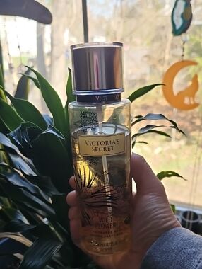 RARE DISCONTINUED VICTORIA'S SECRET WILD FLOWER